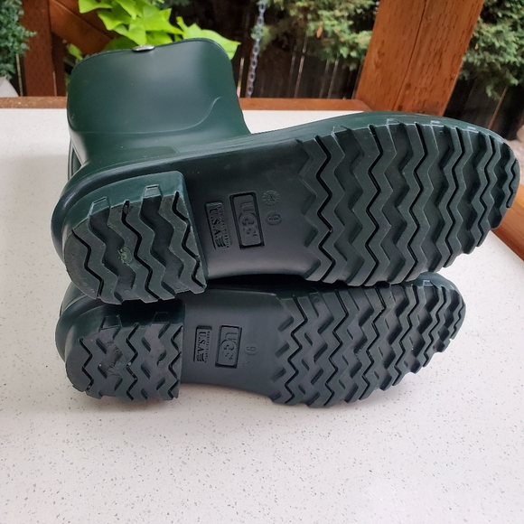 UUG W Shelby  Matte OLV size 9. - Picture 9 of 12